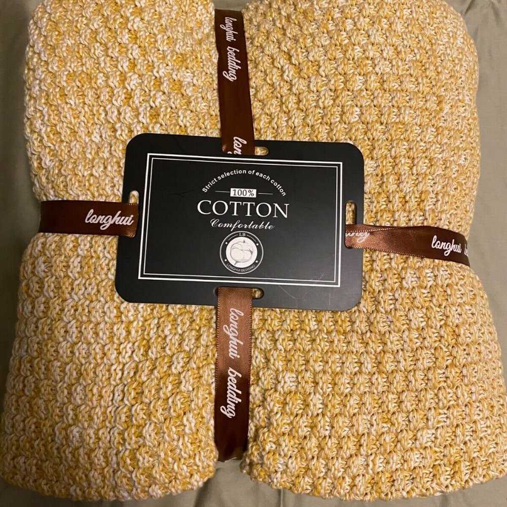 Longhui bedding Gold Knitted Throw Blanket for Couch, Soft, Cozy Machine Washabl